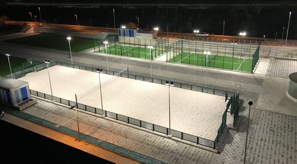 スポーツ施設向けLED照明
